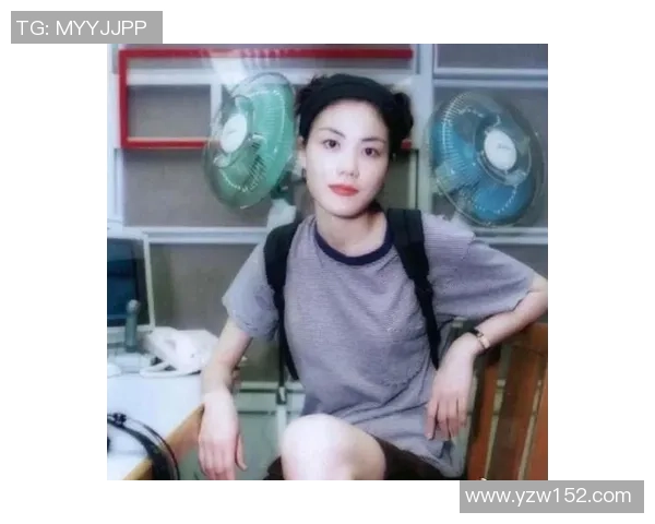 足球明星化身王菲展现独特魅力引发粉丝热议与追捧